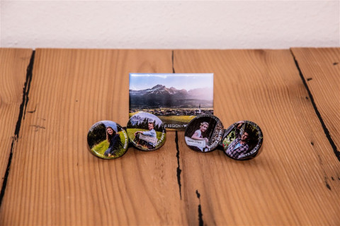 Mountain doctor fridge magnet set